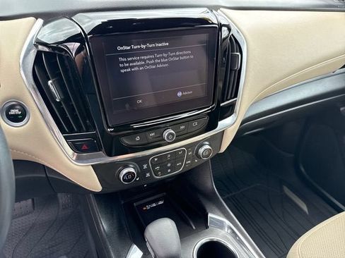 Used 2023 Chevrolet Traverse LT FWD image 19