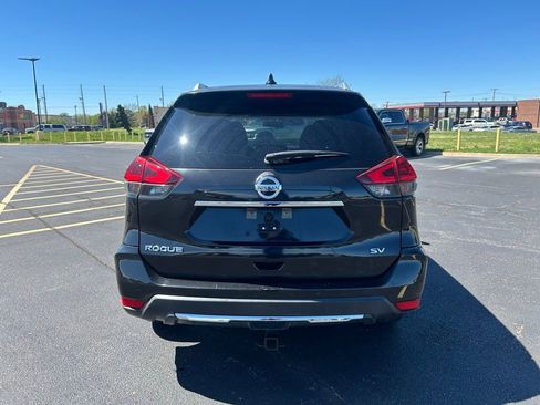 Used 2018 Nissan Rogue SV image 10