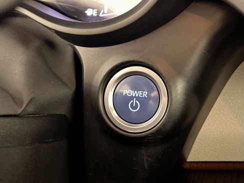 Used 2021 Toyota Sienna XLE image 34