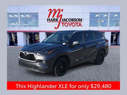 Used 2023 Toyota Highlander XLE
