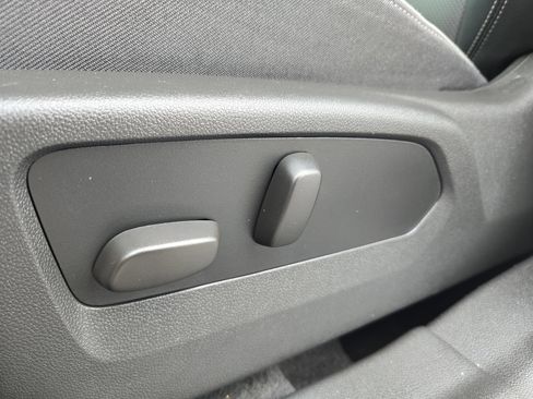 Used 2023 Buick Envision Essence FWD image 15