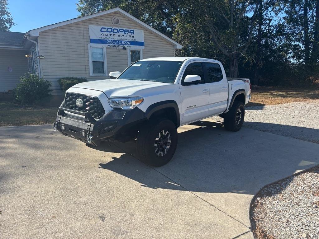 Used 2019 Toyota Tacoma TRD Off-Road w/ Technology Package AWD/4WD image 2