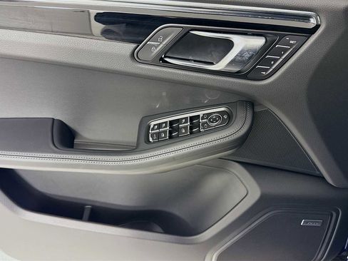 New 2026 Porsche Macan image 11