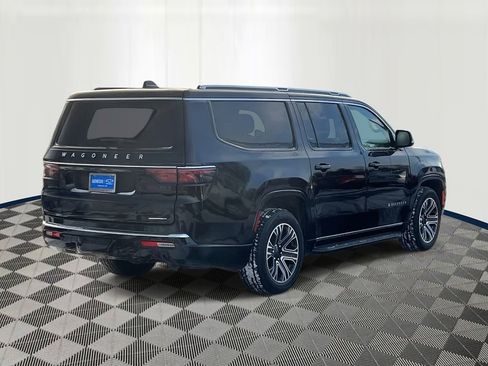 Used 2024 Jeep Wagoneer L Series II w/ Flexible Seating Group image 5