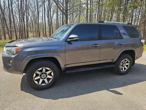 Used 2018 Toyota 4Runner TRD Off-Road Premium image 11
