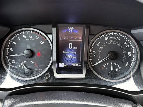 Used 2017 Toyota Tacoma TRD Off-Road w/ Tow Package (A/T) AWD/4WD image 18