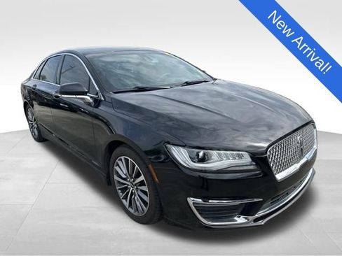Used 2019 Lincoln MKZ Premiere image 1