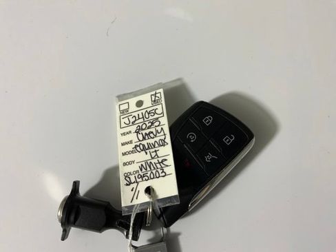 Used 2025 Chevrolet Equinox LT w/ Convenience Package II FWD image 26