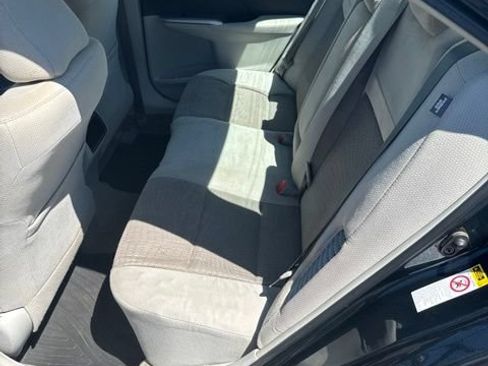 Used 2014 Toyota Camry LE FWD image 5