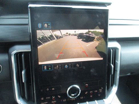 Used 2025 GMC Acadia Elevation image 24