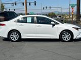 Used 2022 Toyota Corolla LE image 3