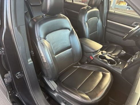 Used 2019 Ford Explorer XLT w/ Equipment Group 202A image 23
