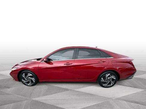Used 2024 Hyundai Elantra SEL w/ Convenience Package FWD image 5