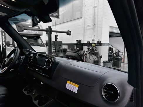 New 2025 Mercedes-Benz Sprinter 3500 image 26