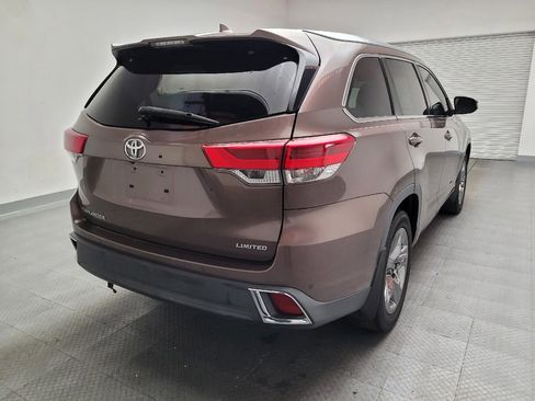 Used 2018 Toyota Highlander Limited Platinum FWD image 7