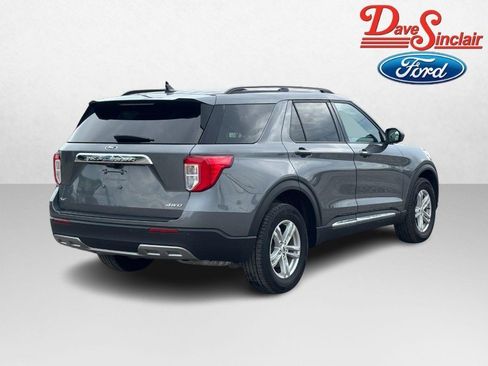 Used 2024 Ford Explorer XLT w/ Equipment Group 202A AWD/4WD image 7