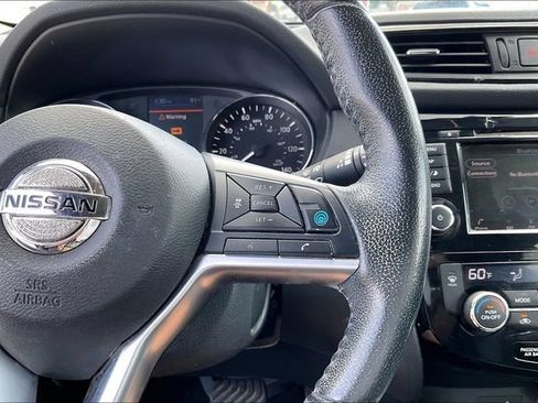 Used 2020 Nissan Rogue SL FWD image 12