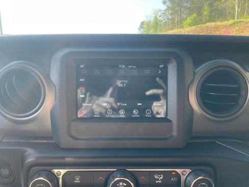 Used 2022 Jeep Wrangler Unlimited Sport image 16