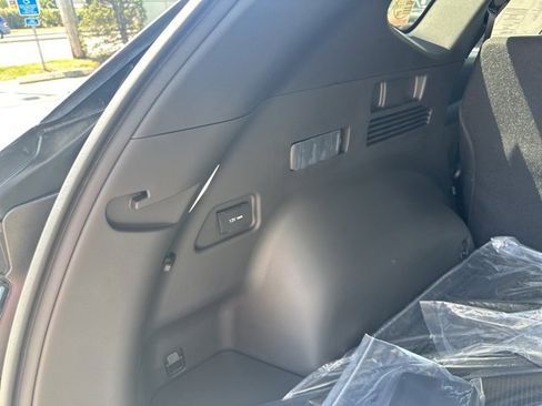 New 2025 Hyundai Tucson Limited image 42