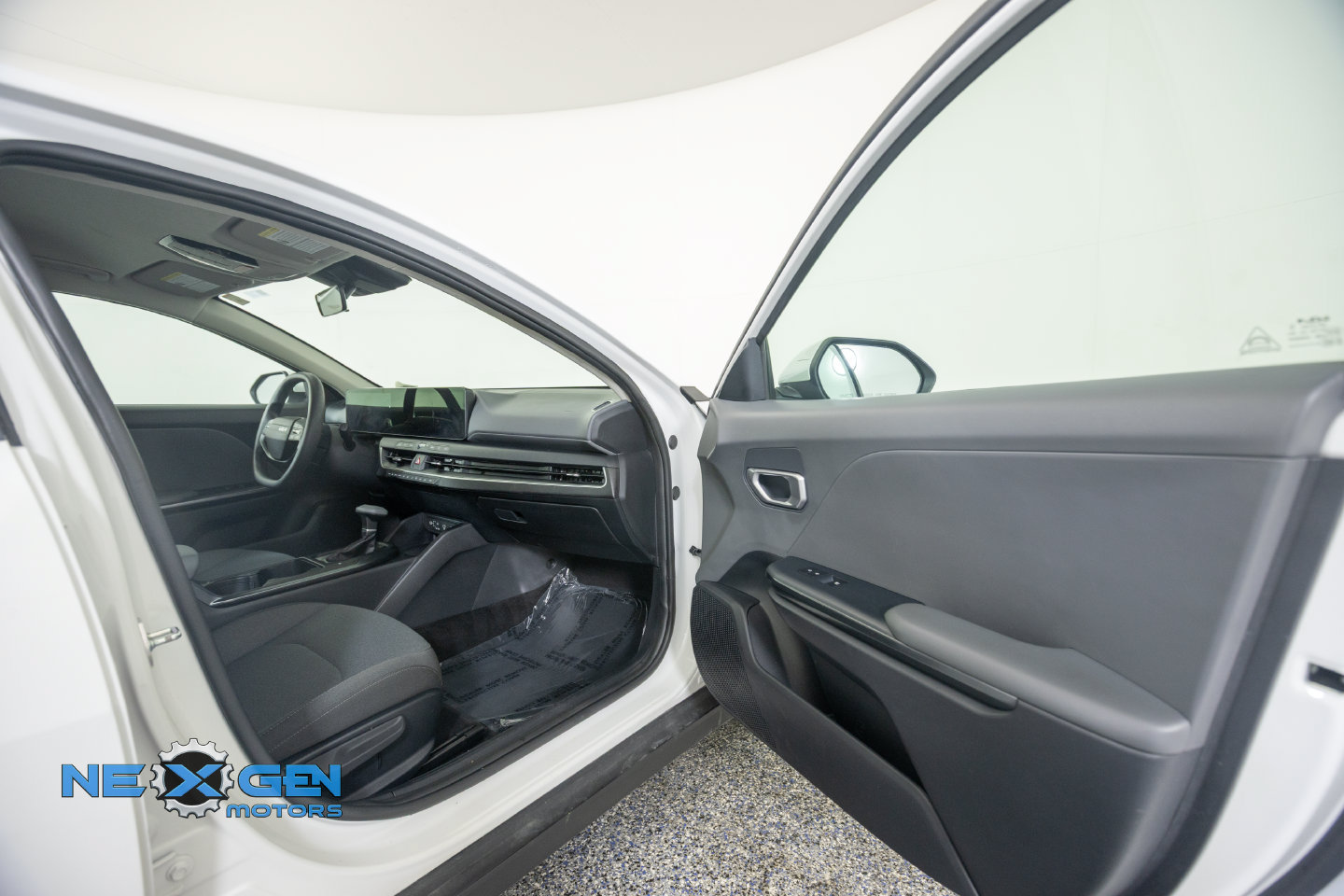 Used 2025 Kia K4 FWD image 6