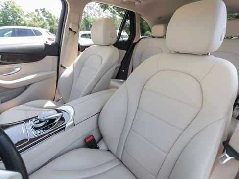 Used 2016 Mercedes-Benz GLC 300 4MATIC image 32