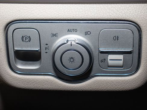 Used 2022 Mercedes-Benz GLS 450 4MATIC image 31