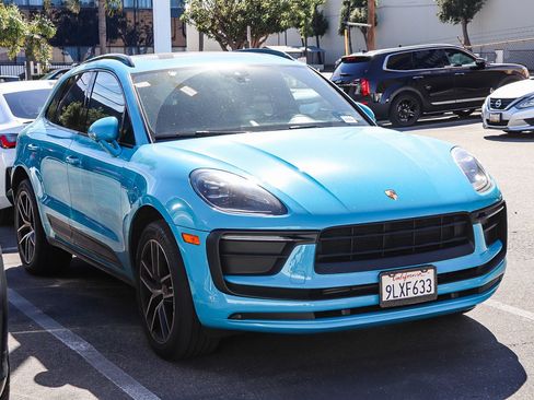 Used 2022 Porsche Macan image 3