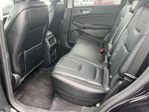Used 2024 Ford Edge Titanium image 18