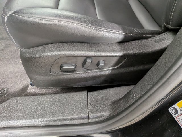Certified 2023 Cadillac XT4 Premium Luxury w/ Cold Weather Package FWD image 17