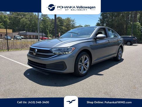 Used 2024 Volkswagen Jetta SE w/ Panoramic Sunroof Package FWD image 1