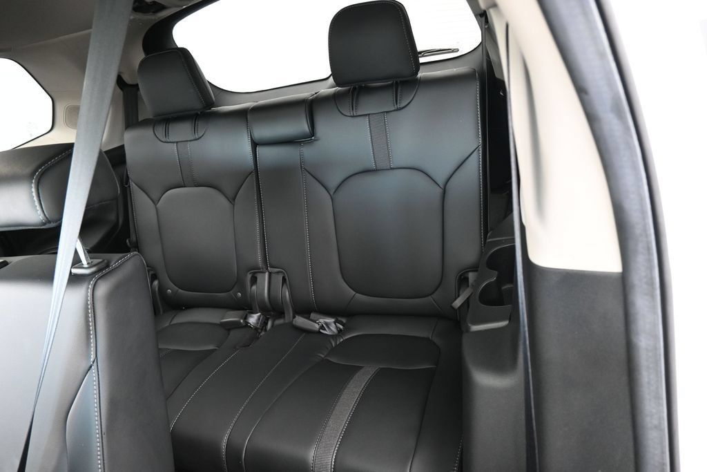 Used 2025 Honda Pilot Touring image 37