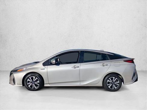 Used 2019 Toyota Prius Prime Plus image 9