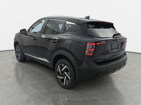 New 2026 Nissan Kicks SV image 7