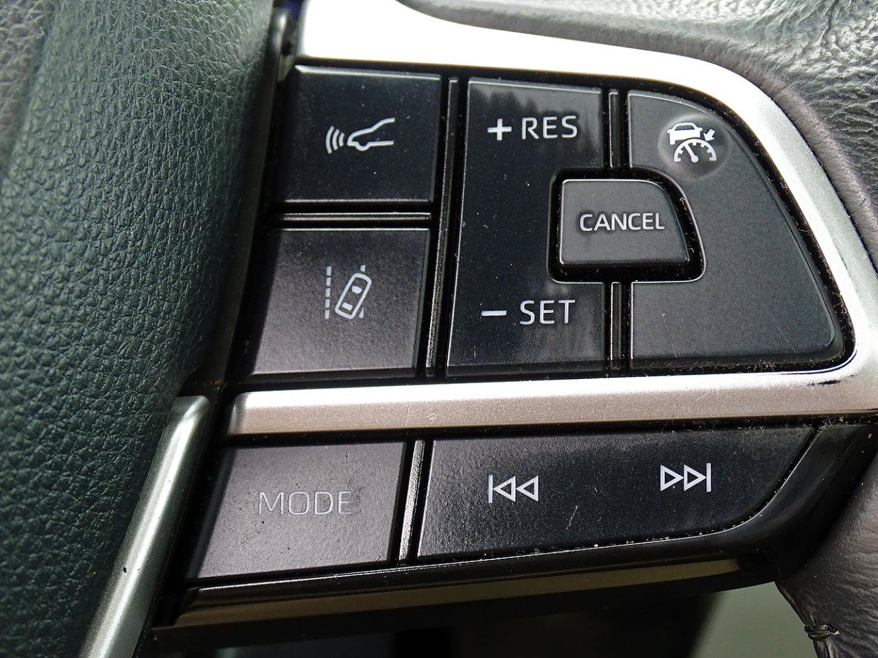 Used 2024 Toyota Sienna XLE FWD image 36