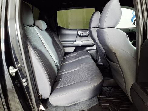 Used 2019 Toyota Tacoma TRD Off-Road image 11