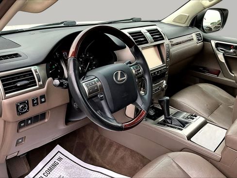 Used 2015 Lexus GX 460 w/ Premium Package AWD/4WD image 18