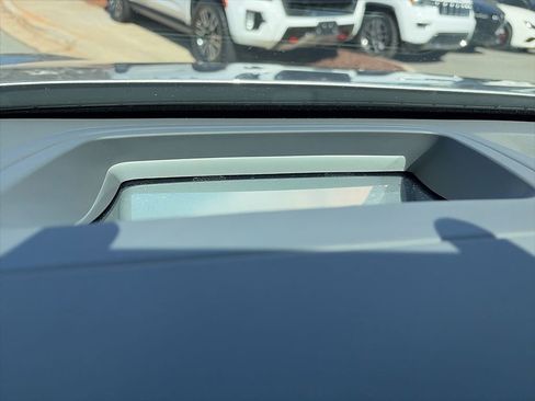 Used 2023 Genesis GV60 Advanced image 10