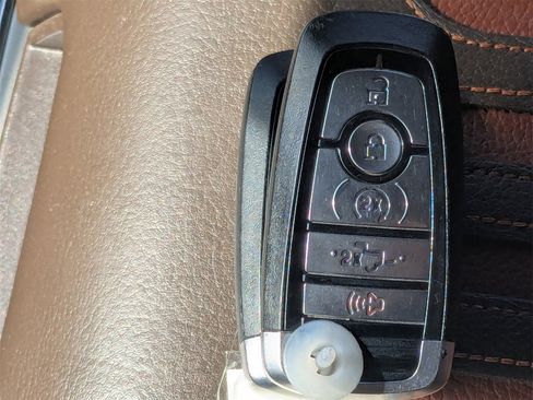 Used 2022 Ford F250 King Ranch w/ Chrome Package image 35