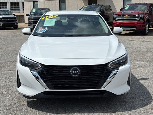 Used 2025 Nissan Sentra SV FWD image 3