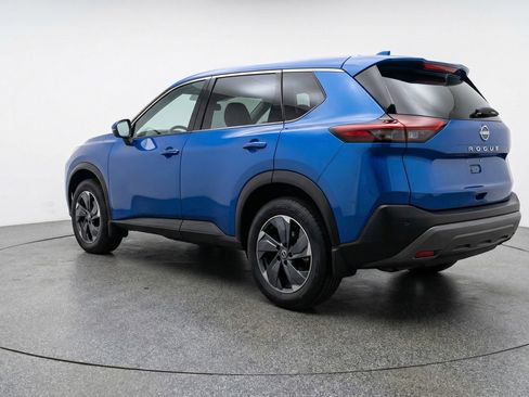 Used 2025 Nissan Rogue SV image 6