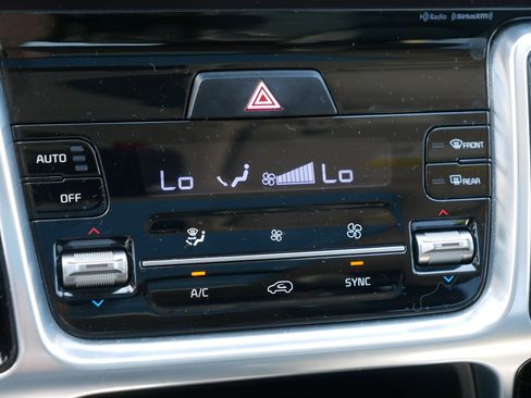 Certified 2023 Kia Sorento SX AWD/4WD image 23