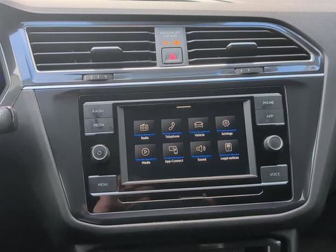 Used 2022 Volkswagen Tiguan S image 9
