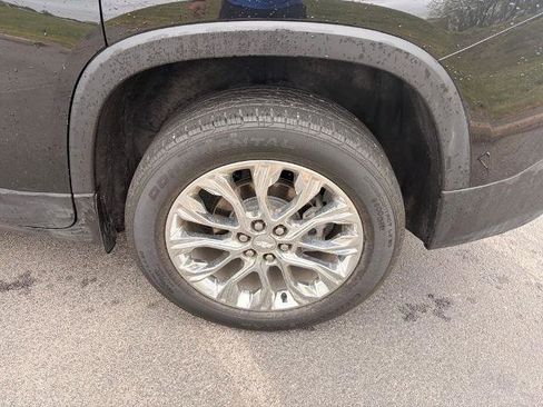 Used 2023 Chevrolet Traverse LS w/ Safety Package FWD image 32