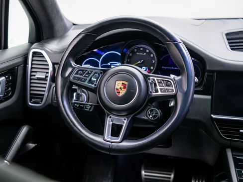 Used 2022 Porsche Cayenne Turbo S AWD/4WD image 12