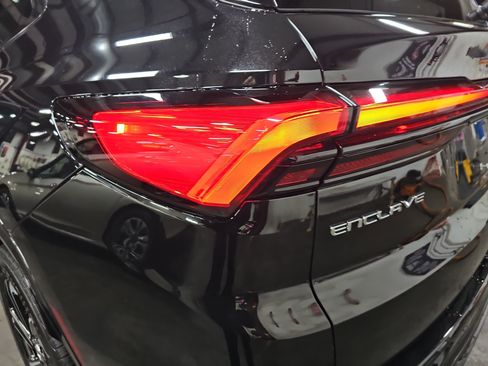 Used 2025 Buick Enclave Sport Touring w/ Super Cruise Package image 37