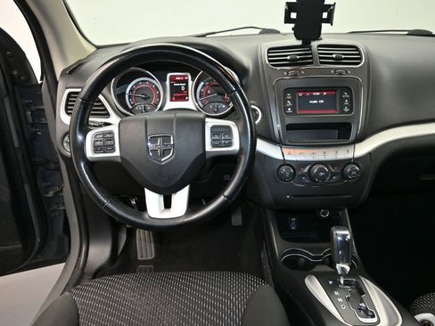 Used 2020 Dodge Journey SE w/ SE Popular Equipment Group image 16