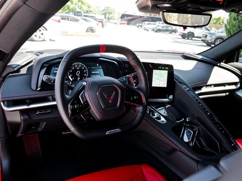 Used 2025 Chevrolet Corvette Z06 RWD image 28