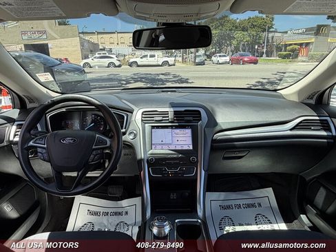 Used 2019 Ford Fusion SE FWD image 31