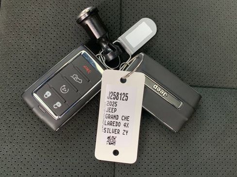 New 2025 Jeep Grand Cherokee Altitude image 43