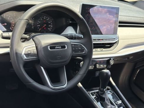 Used 2024 Jeep Compass Limited AWD/4WD image 8